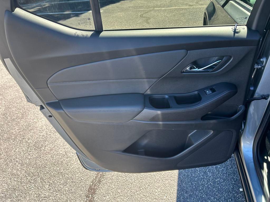 used 2023 Chevrolet Traverse car, priced at $33,665