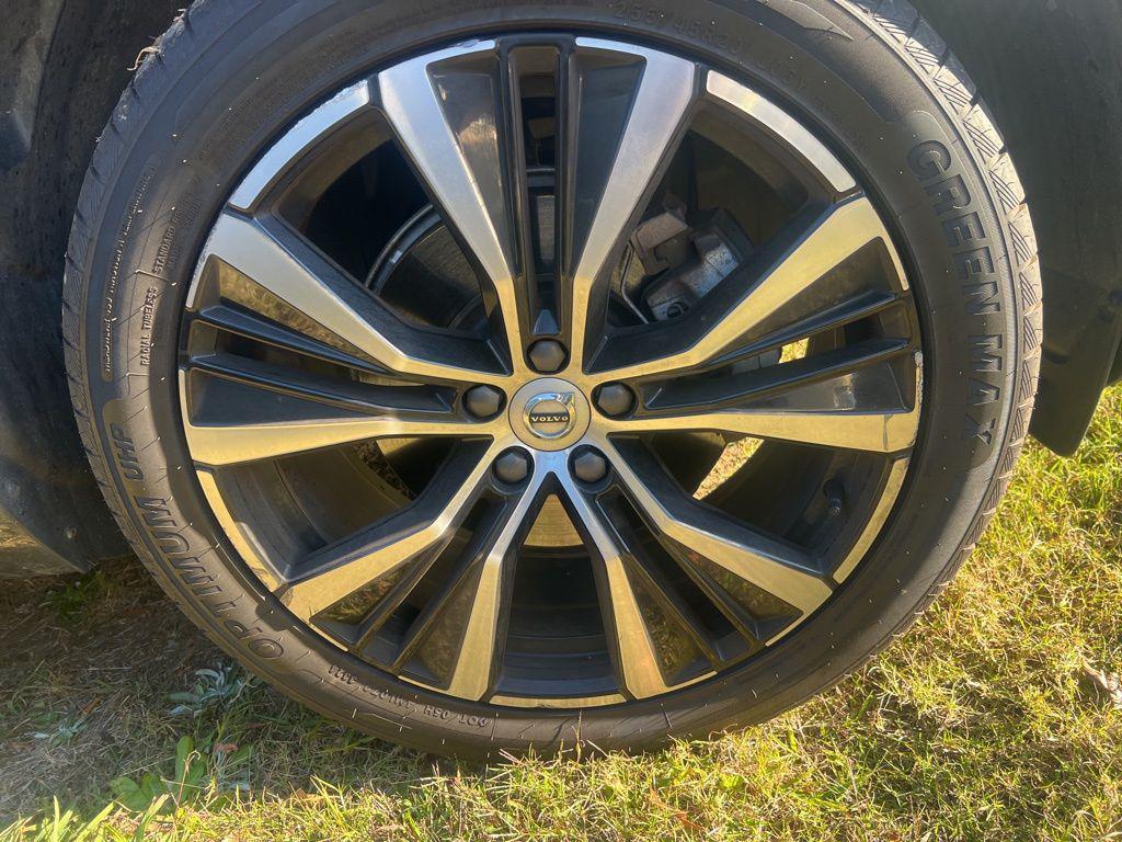 used 2024 Volvo XC60 car, priced at $32,837