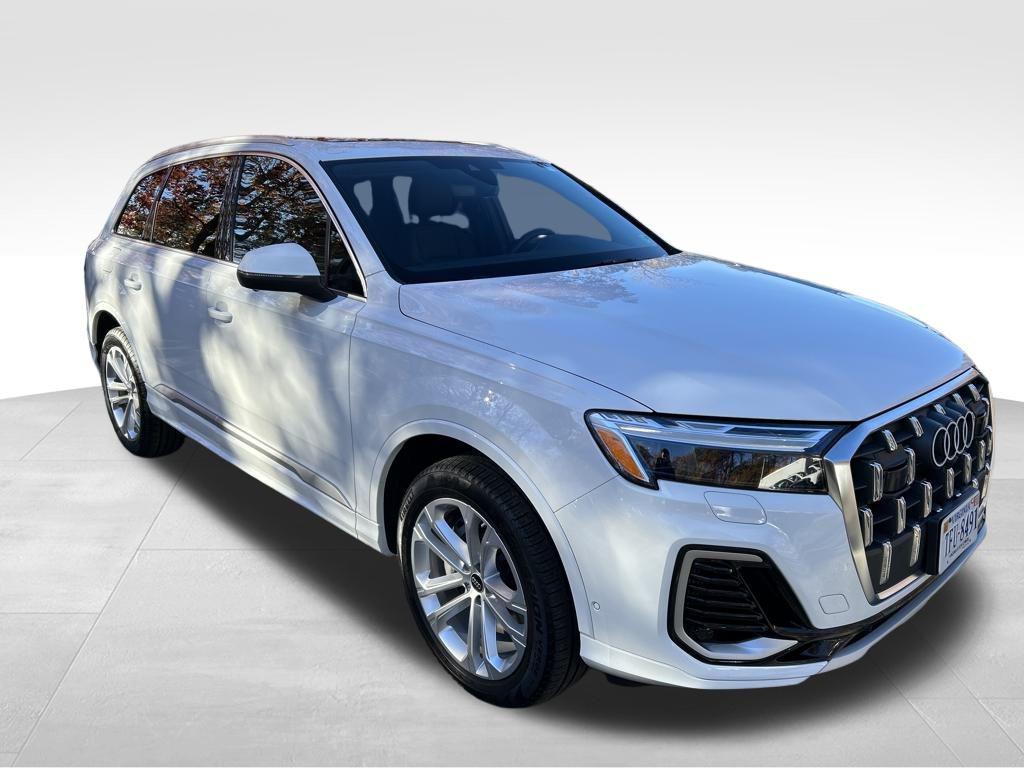 used 2025 Audi Q7 car, priced at $52,734