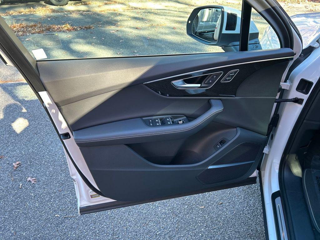 used 2025 Audi Q7 car, priced at $52,734