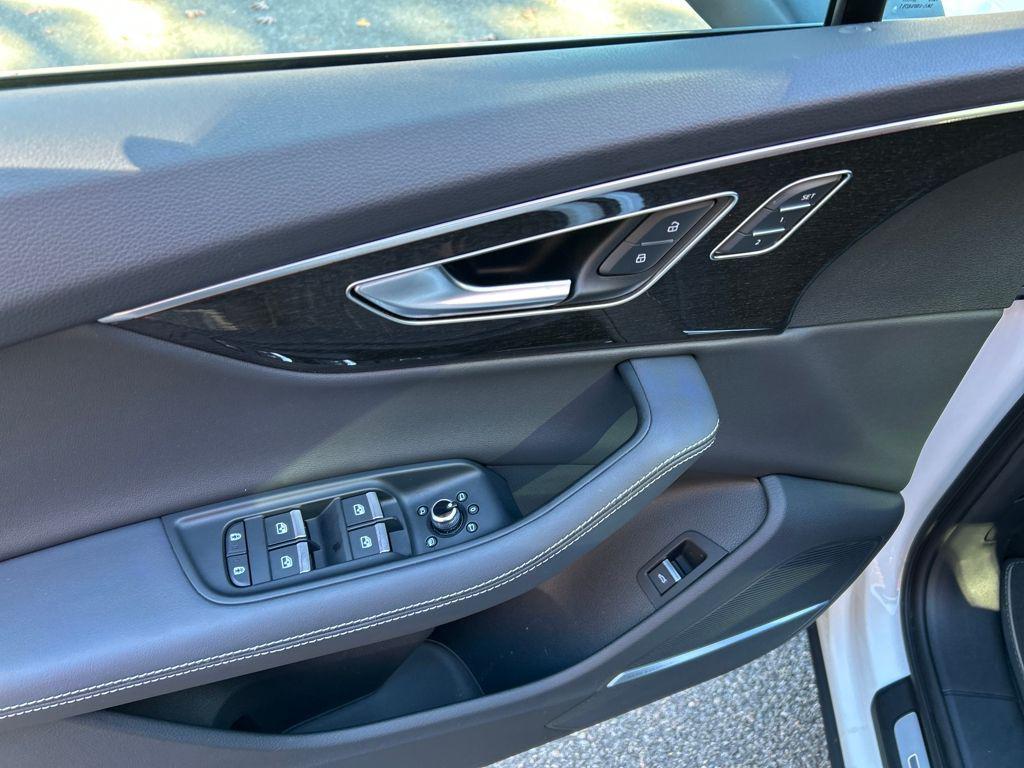 used 2025 Audi Q7 car, priced at $52,734