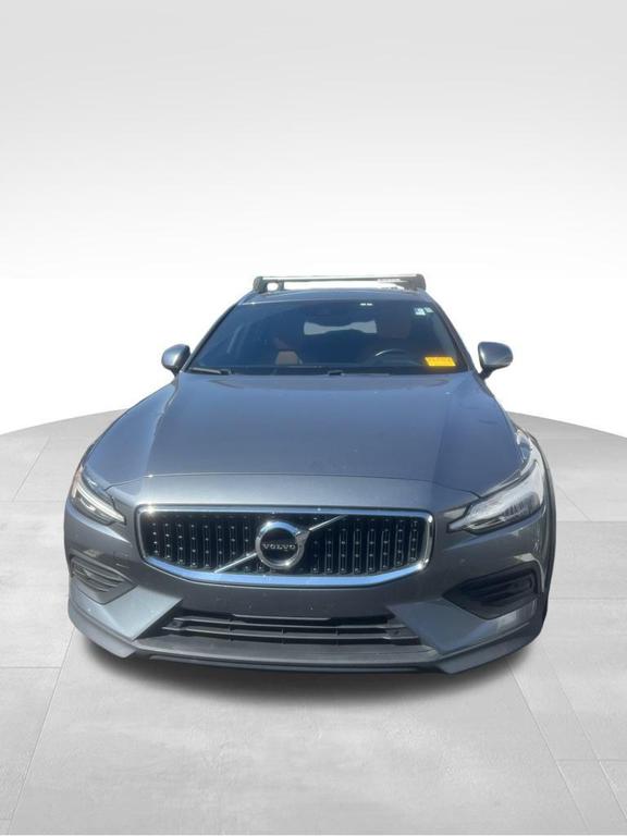 used 2020 Volvo V60 Cross Country car, priced at $25,363