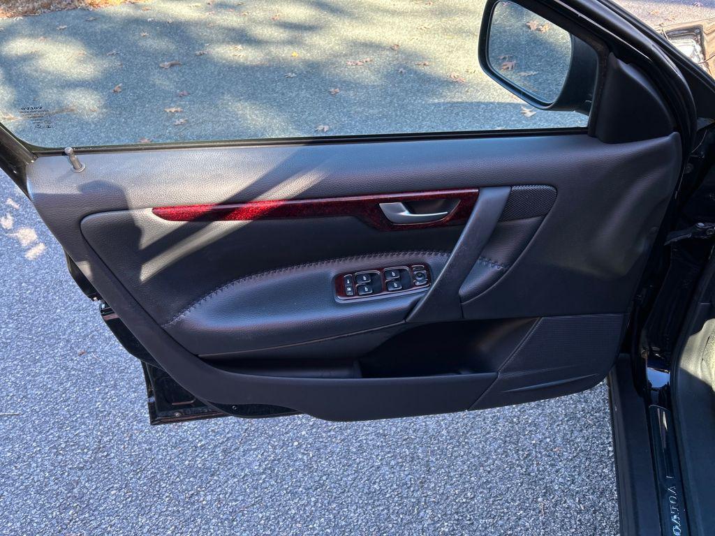 used 2004 Volvo XC70 car, priced at $4,999