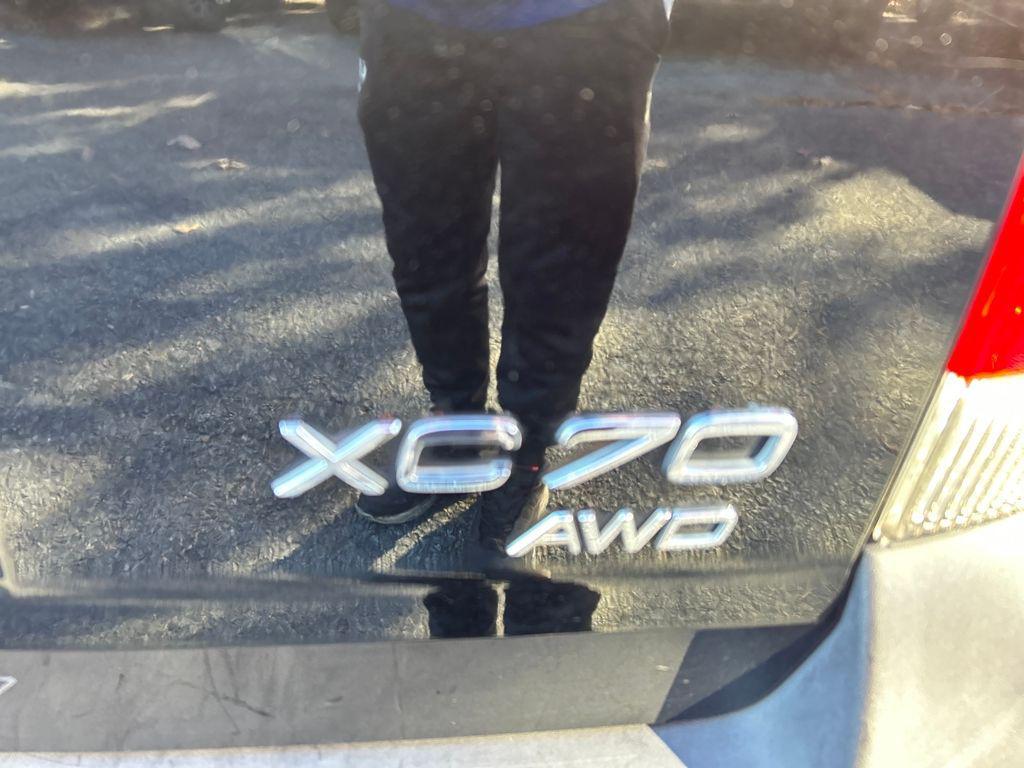 used 2004 Volvo XC70 car, priced at $4,999
