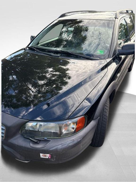 used 2004 Volvo XC70 car, priced at $5,995