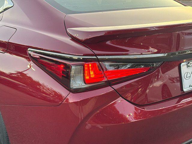 new 2025 Lexus ES 300h car, priced at $51,858