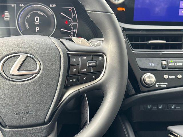 new 2025 Lexus ES 300h car, priced at $52,634
