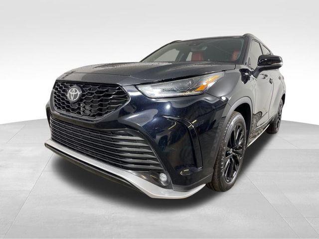 used 2023 Toyota Highlander car, priced at $44,841