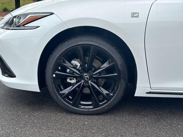 new 2025 Lexus ES 350 car, priced at $55,319