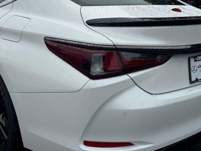 new 2025 Lexus ES 350 car, priced at $55,319