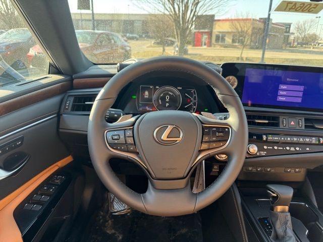 new 2025 Lexus ES 300h car, priced at $53,569