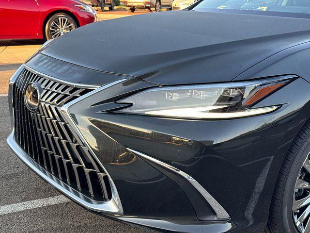 new 2025 Lexus ES 300h car, priced at $56,225
