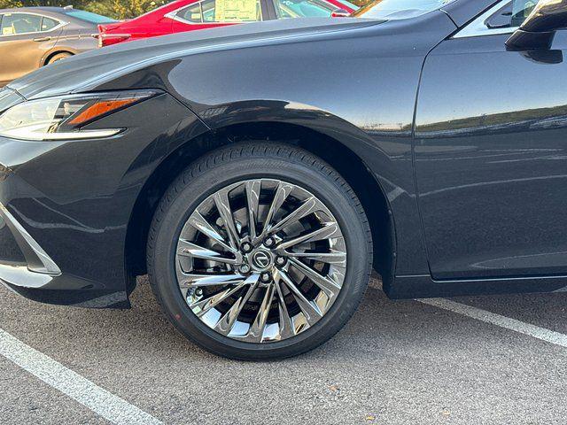 new 2025 Lexus ES 300h car, priced at $56,225