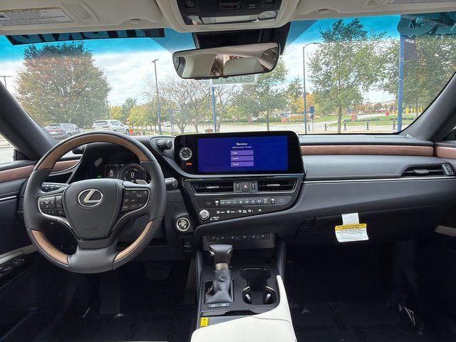 new 2025 Lexus ES 300h car, priced at $54,015
