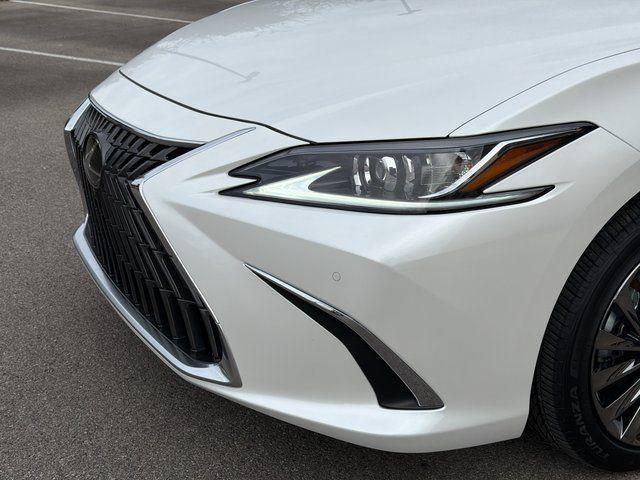 new 2025 Lexus ES 300h car, priced at $54,015