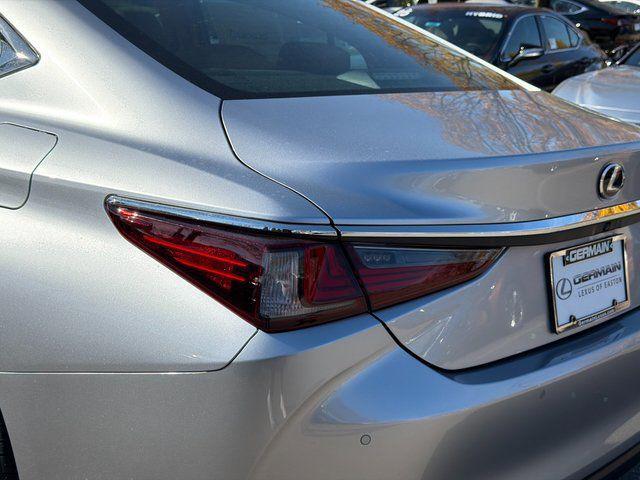 new 2025 Lexus ES 350 car, priced at $49,489