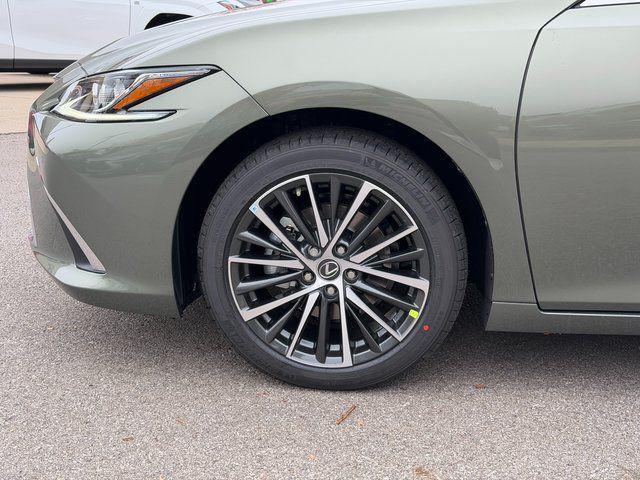 new 2025 Lexus ES 350 car, priced at $47,830