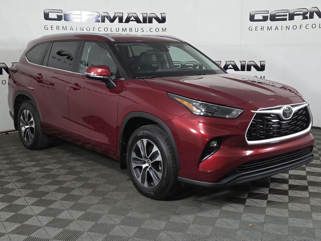 used 2024 Toyota Highlander car, priced at $42,987