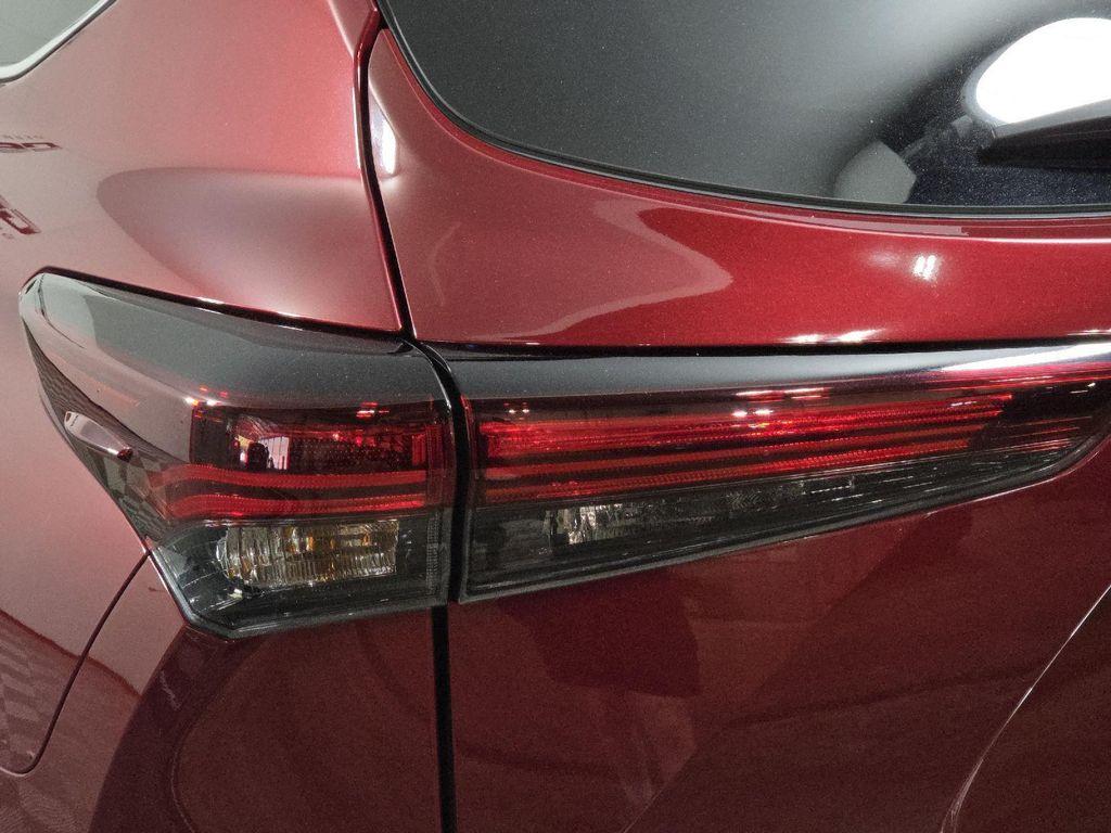 used 2024 Toyota Highlander car, priced at $42,987