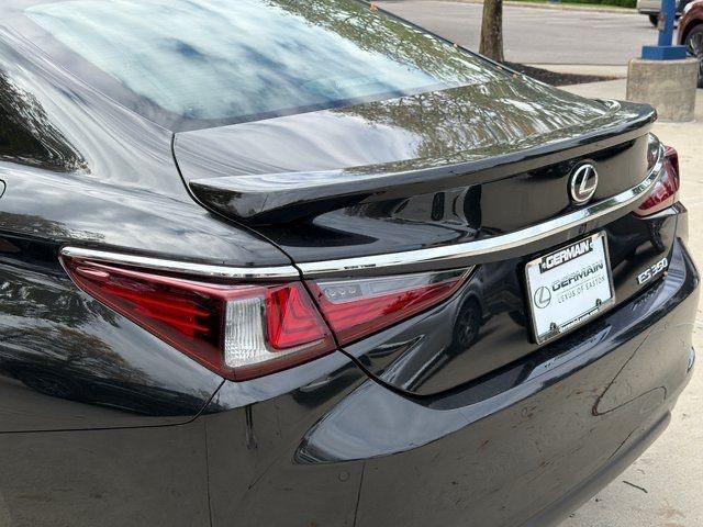 new 2025 Lexus ES 350 car, priced at $55,625