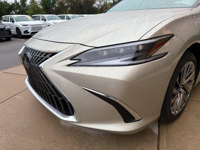 new 2025 Lexus ES 350 car, priced at $55,261