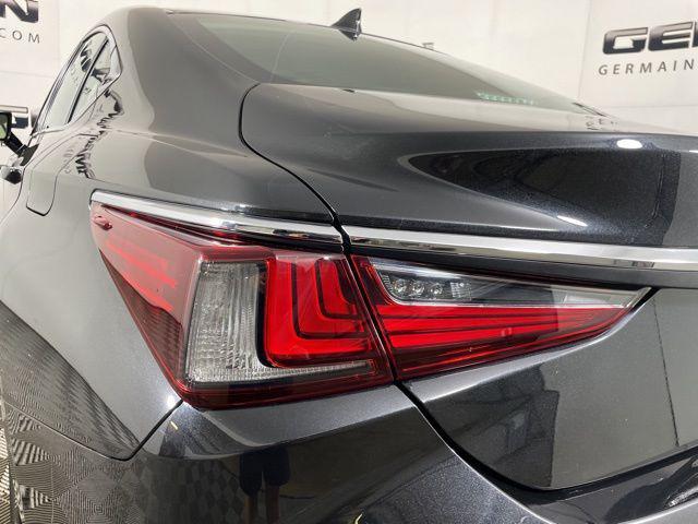 used 2022 Lexus ES 350 car, priced at $38,051