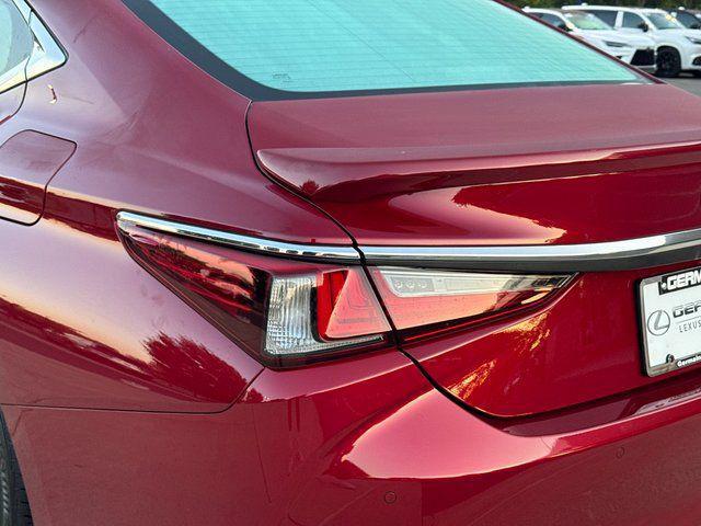 new 2025 Lexus ES 300h car, priced at $49,142