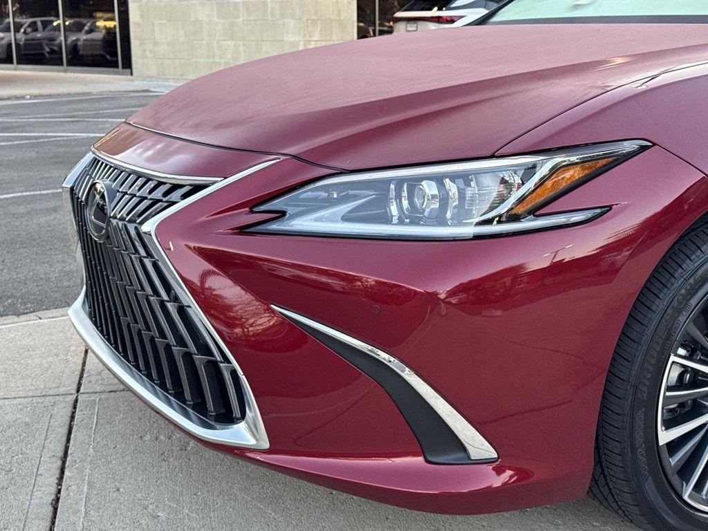 new 2025 Lexus ES 300h car, priced at $49,142