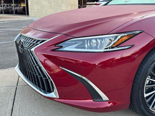 new 2025 Lexus ES 300h car, priced at $49,142