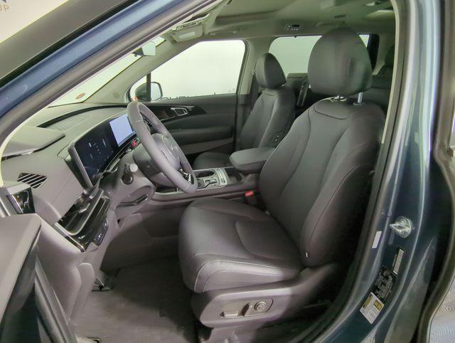 new 2025 Kia Carnival car, priced at $52,654