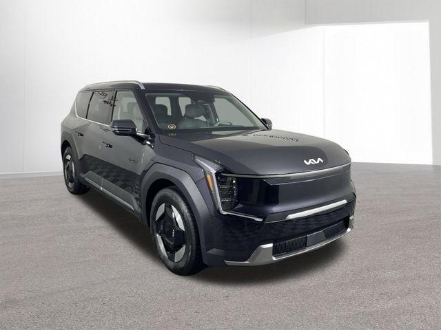 new 2025 Kia EV9 car, priced at $57,779