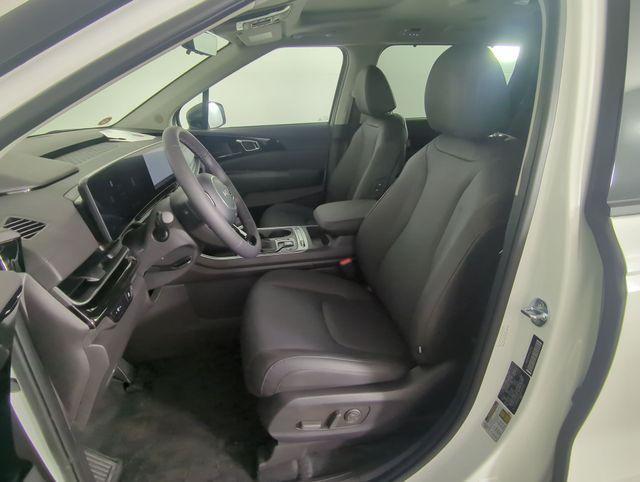 new 2025 Kia Carnival car, priced at $49,927