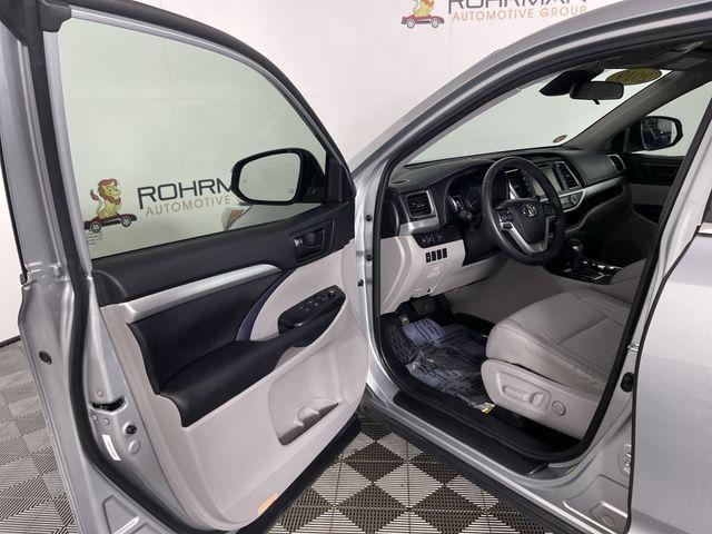 used 2019 Toyota Highlander car, priced at $26,148