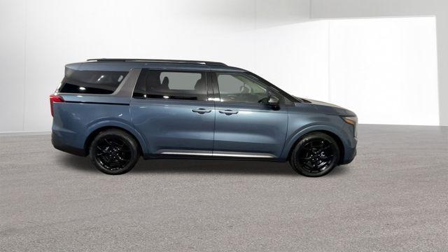 new 2025 Kia Carnival car, priced at $45,669
