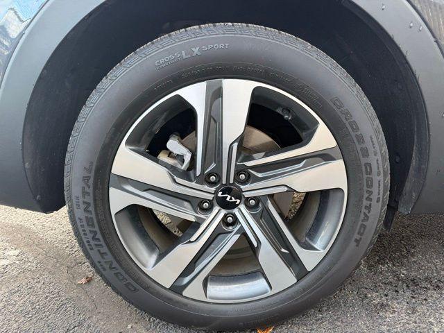 used 2024 Kia Sorento Hybrid car, priced at $32,392