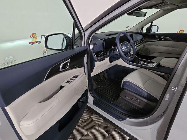 new 2025 Kia Carnival Hybrid car, priced at $52,001