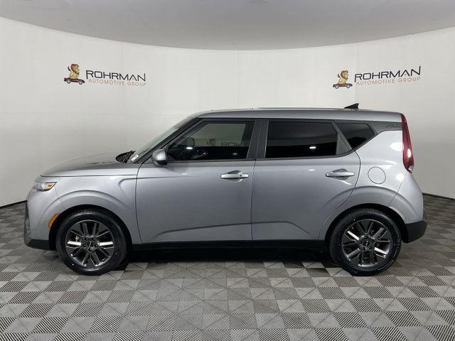 used 2022 Kia Soul car, priced at $17,214