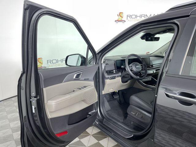 new 2026 Kia Carnival Hybrid car, priced at $43,076