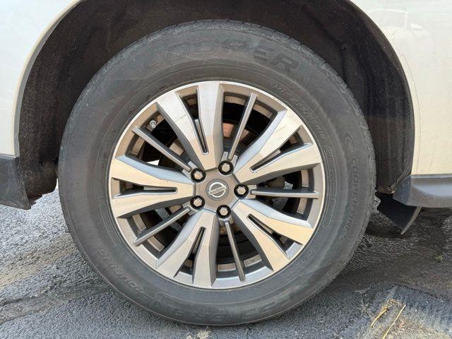 used 2018 Nissan Pathfinder car, priced at $12,996