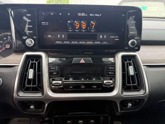 used 2022 Kia Sorento car, priced at $28,662