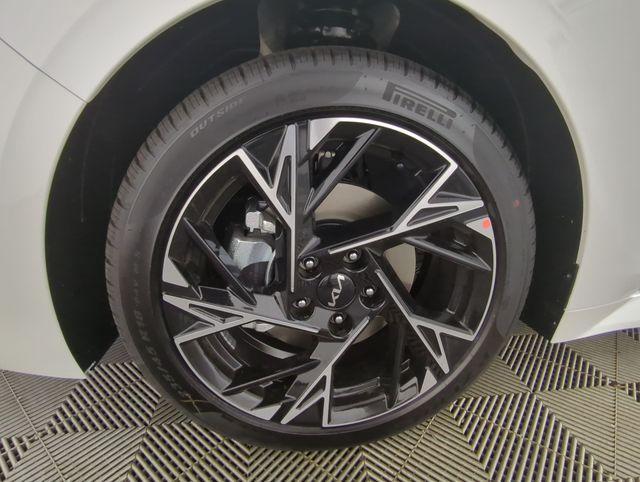 new 2025 Kia K5 car, priced at $31,576