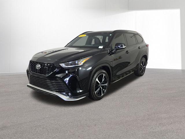 used 2021 Toyota Highlander car, priced at $33,249