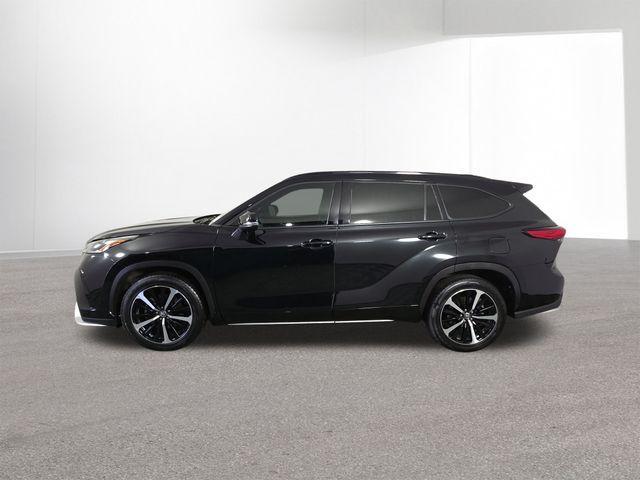 used 2021 Toyota Highlander car, priced at $33,249