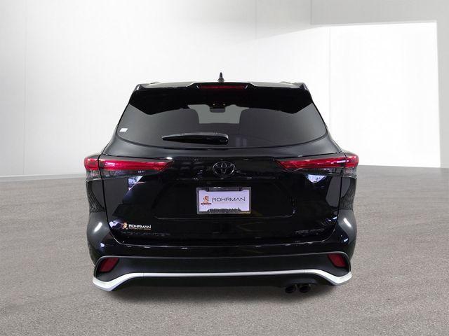 used 2021 Toyota Highlander car, priced at $33,249