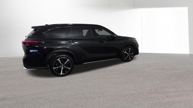 used 2021 Toyota Highlander car, priced at $33,249