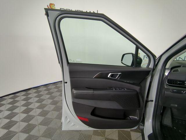 new 2026 Kia Carnival car, priced at $45,320