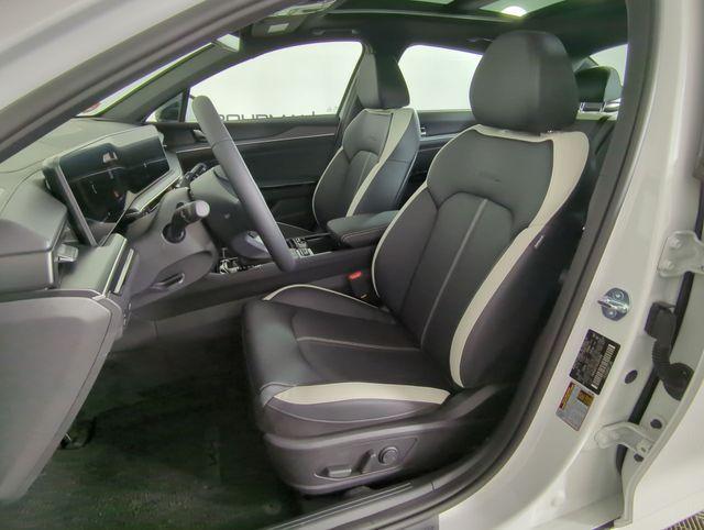 new 2025 Kia K5 car, priced at $31,295