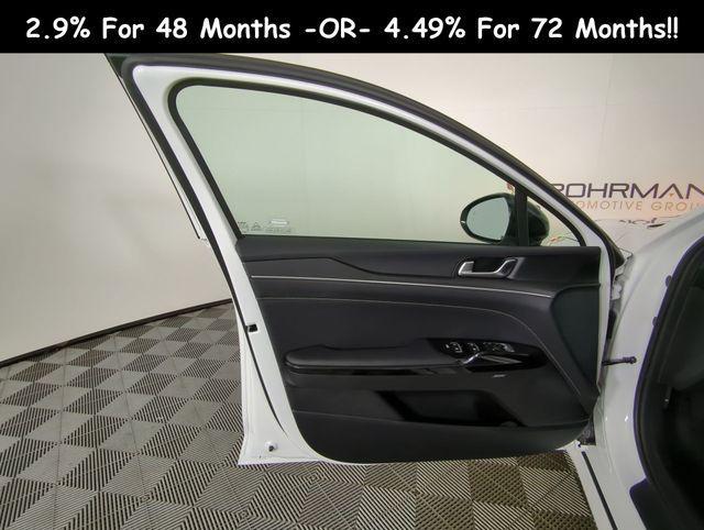 new 2025 Kia K5 car, priced at $31,385