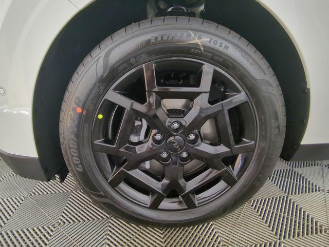 new 2026 Kia Carnival Hybrid car, priced at $51,890