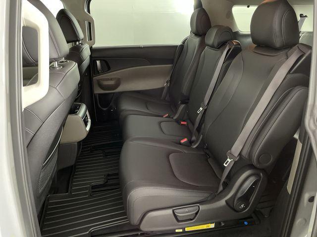 new 2025 Kia Carnival Hybrid car, priced at $42,320